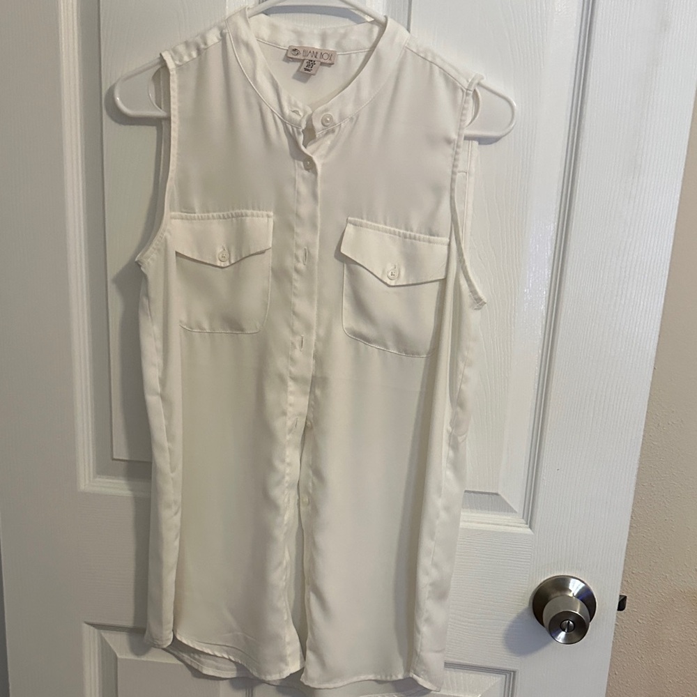 Chic White Sleeveless Button-Down Shirt